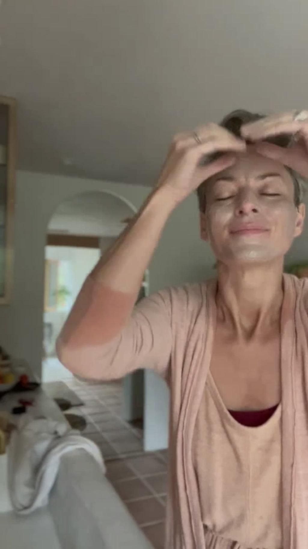 The Honey Mud: HOW TO USE, CAPTION: to mask: dry skin